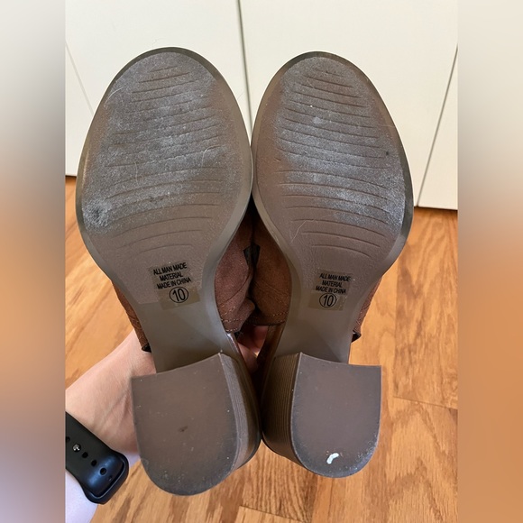 Soda-Brown Laser Cut Geometric Sandal Heels. size 10. - Picture 7 of 9